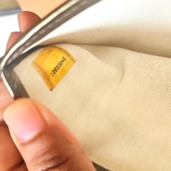 CHANEL Gold Folio wallet with COA - Picture 5 of 6